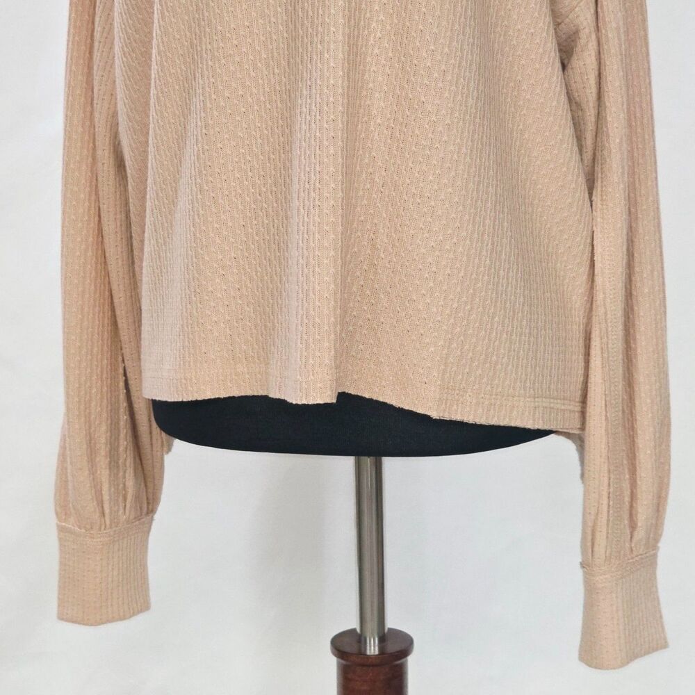NWT Blu Pepper Waffle Knit Top L Neutral Tan Split Neck Long Sleeve Casual Cozy - Picture 4 of 9